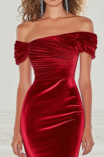 Robe de bal militaire bordeaux en velours sirène à épaules dénudées avec fente